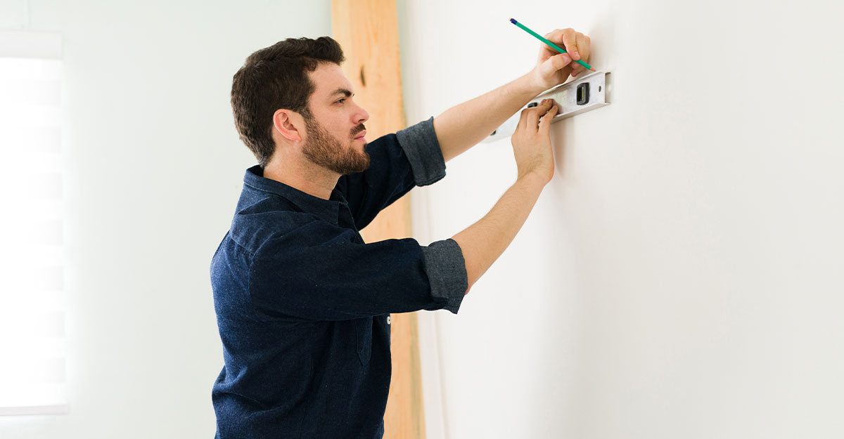 Guy Measuring